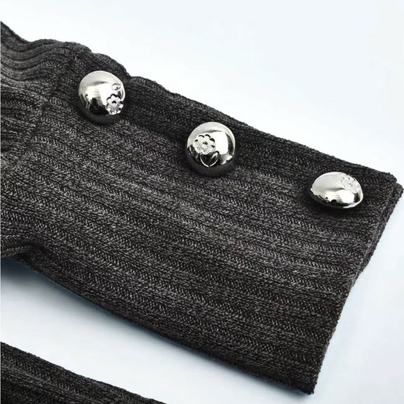 🆕Knit Button Sleeve Sweater - Picture 4 of 8